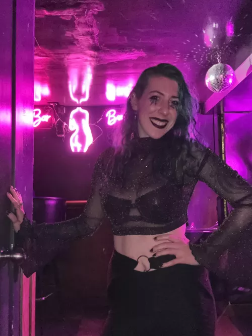 Smiles in the neon by sirenskiss3