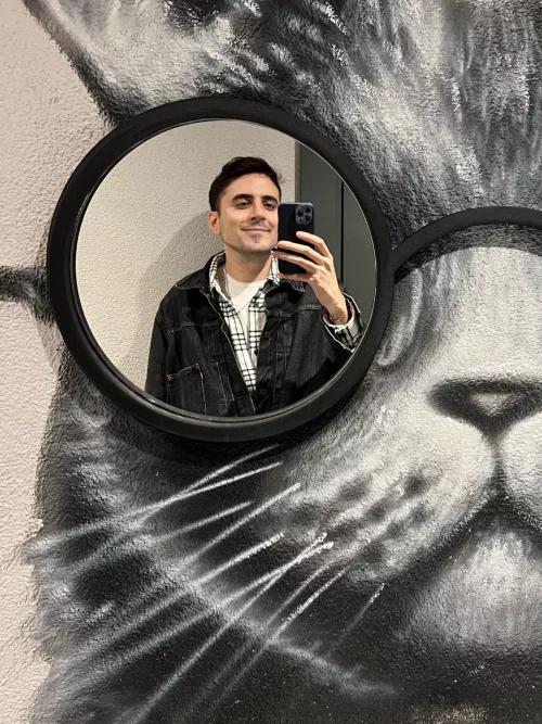 Solo on valentines day, it hurts to see all the couples lol by 2mtalldude