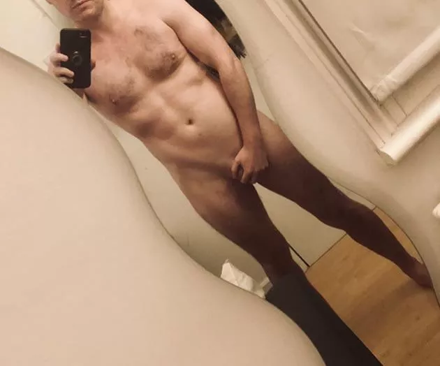 Where do your eyes go first? Say hi…👋 posted by Superb-Sand