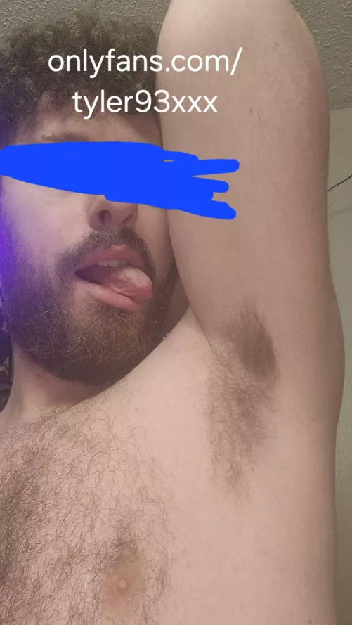 Who wants to sniff my smelly pits after the gym? 😈 by Tyler93xxx