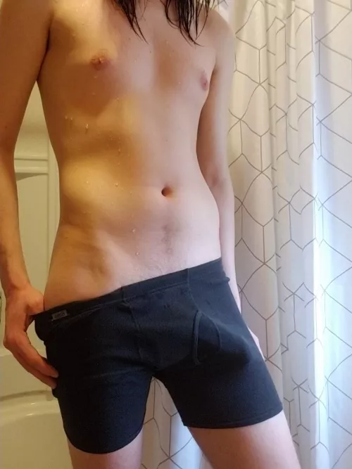 would you notice my bulge? by Pizzadeliveryboy_420