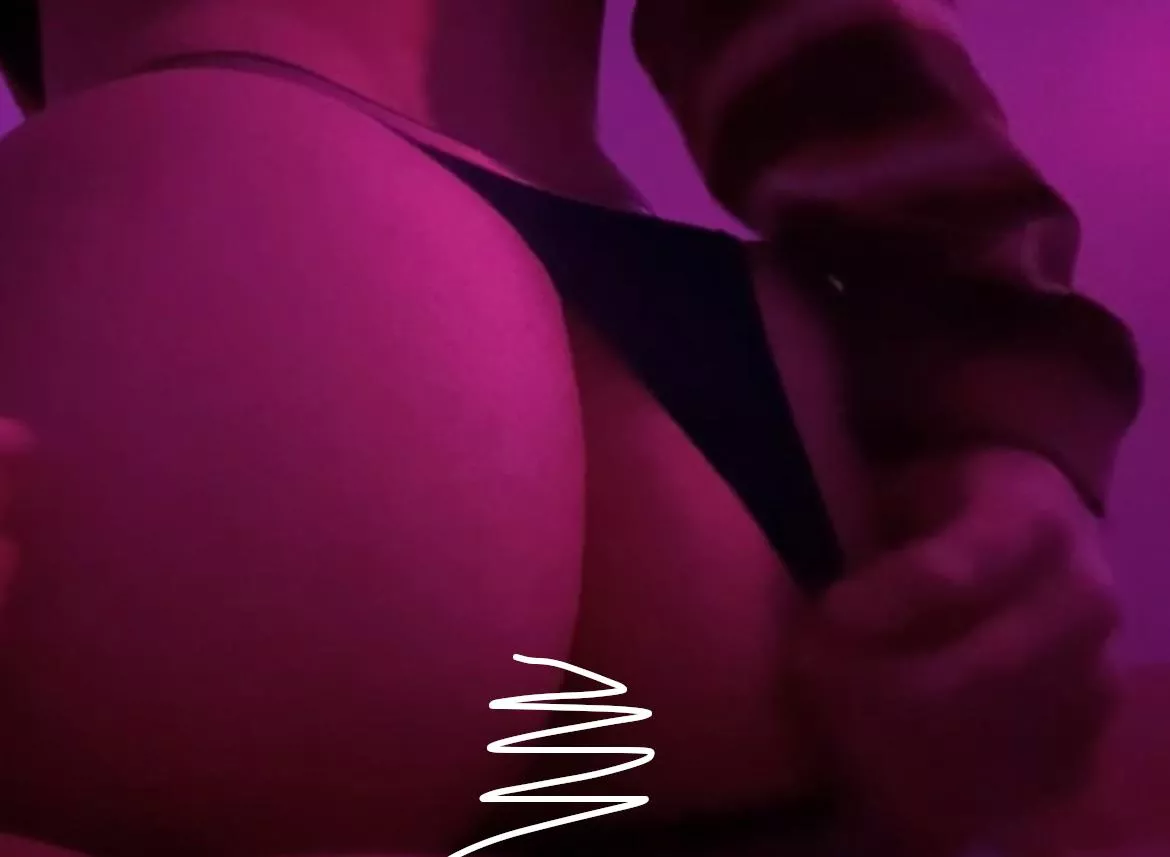 19 smooth femboy. In shape guys hmu. College+ daddy+ big bro+ face+ verbal+ B_B23434 posted by Curious-Squirrel-372