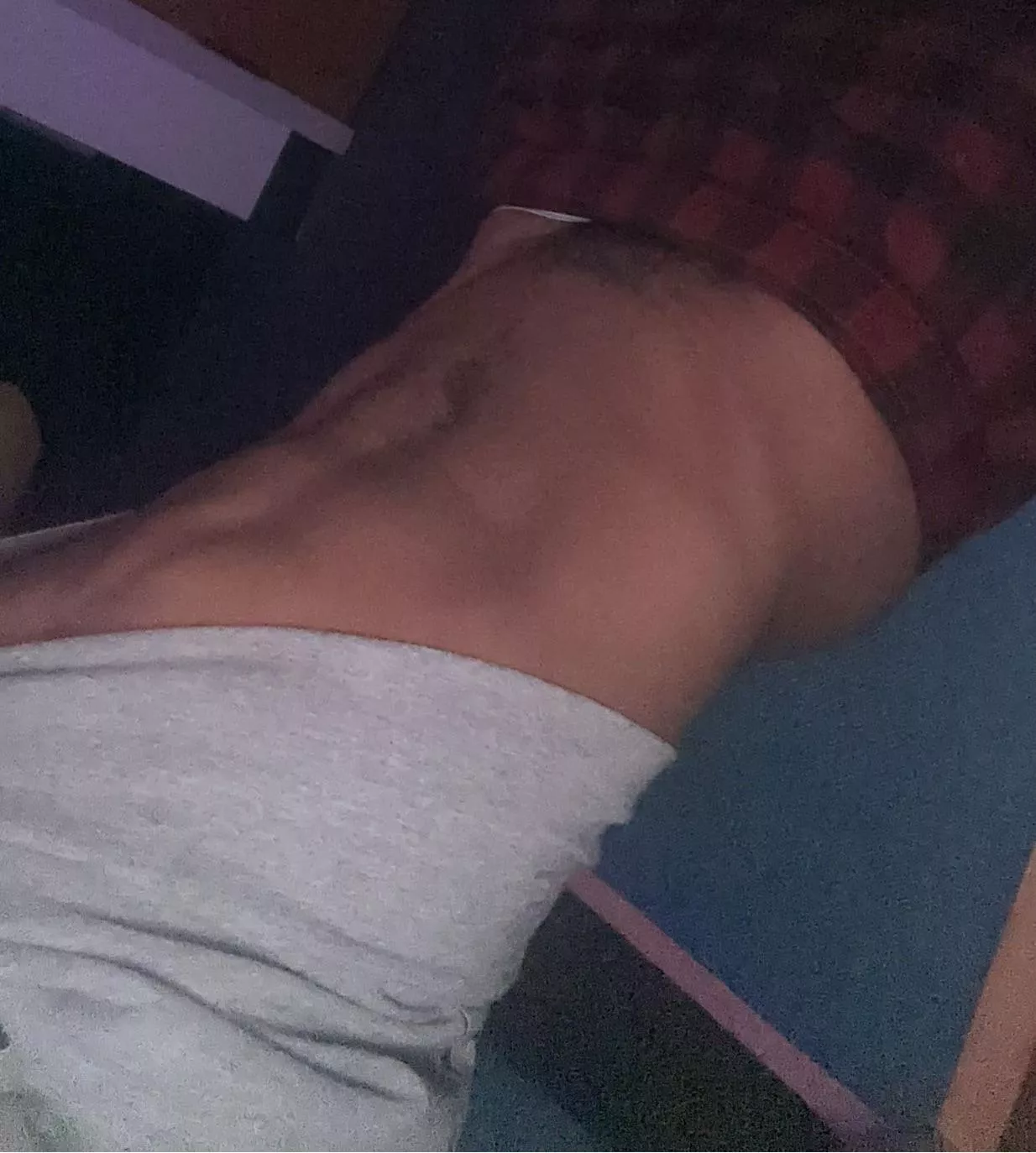 19m college bro. im high and want a chill bro (18+) to jerk with before bed. fit/twink/slim guys hmu. hairy+ hmu on snap @jay.202469 posted by PuzzleheadedBat5249