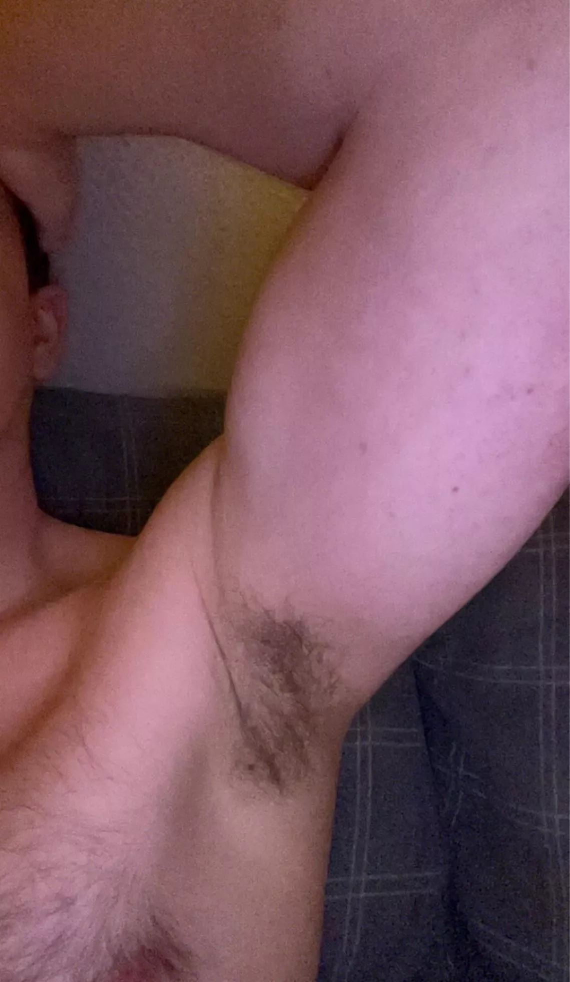 22 uk. Fit bottom lad looking for hung cocks. Face++ snap: will1471 posted by WillBett04
