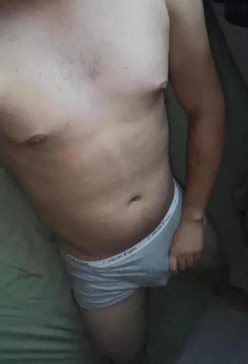 29 UK. -Bi top, looking for fun, Kinkier the better 22+ asl and face/ body pic needed - jamiet948. by aus421