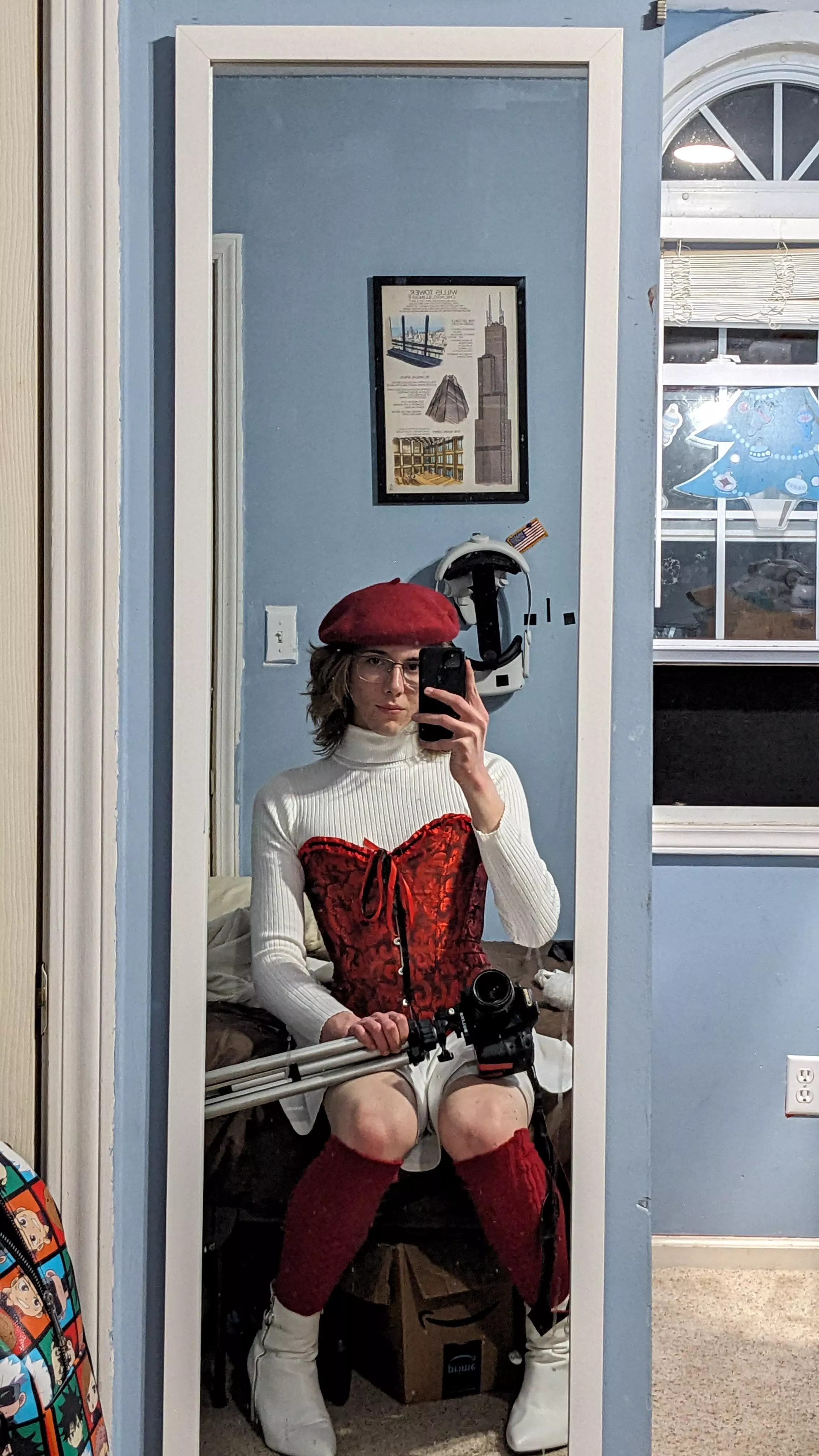 A lonely photographer 😞 posted by JoyusUrsus