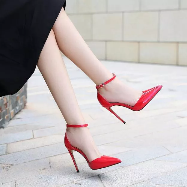 Elegant look, emphasized by elegant heels posted by EvaMoore24