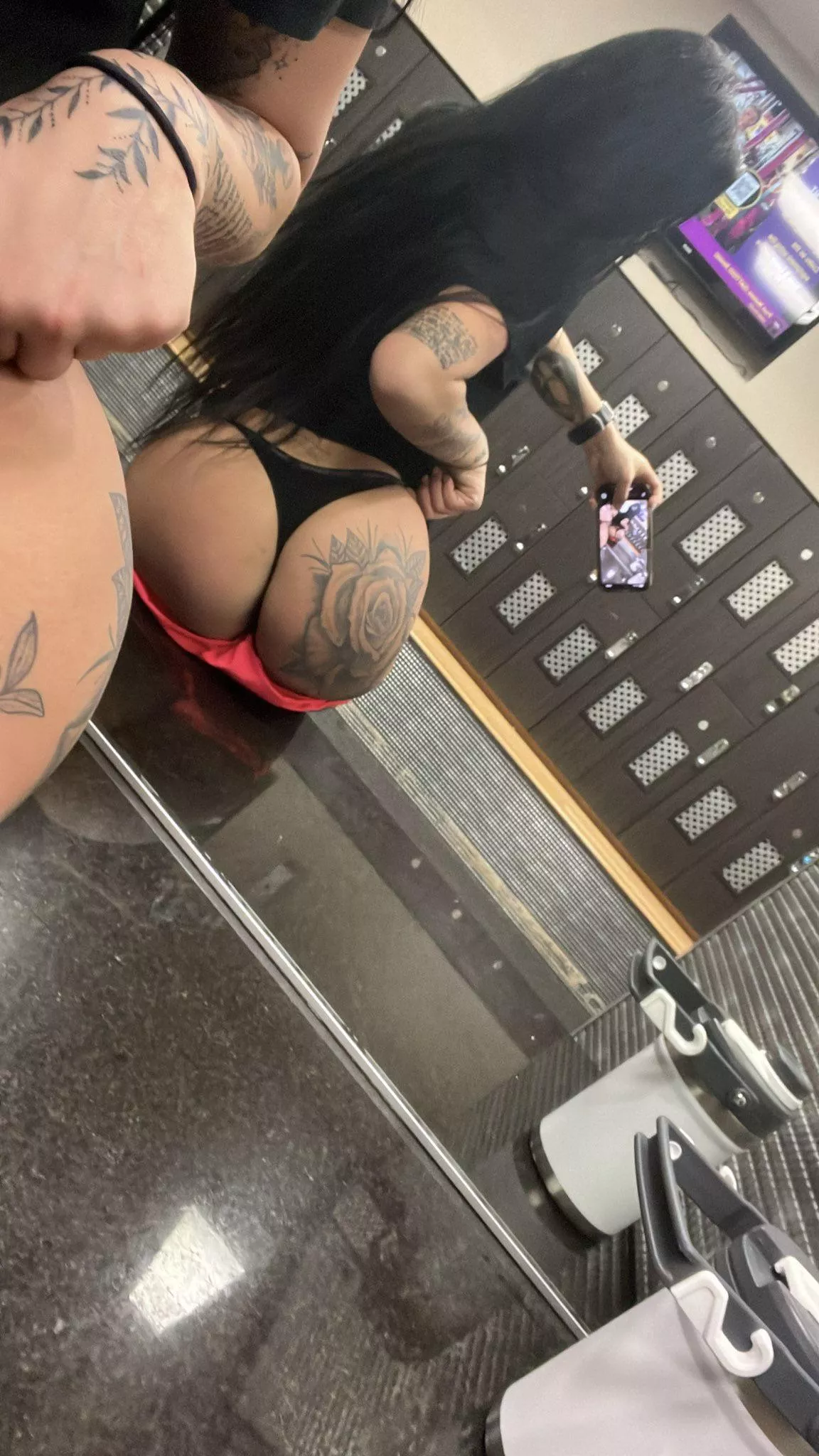 (F) Who wants to meet me in the locker room for a little cardio? 🤭 posted by ms_asianbb