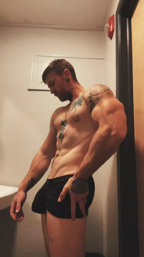 Happy V Day folks 🤙🏼 by MunstaMatt