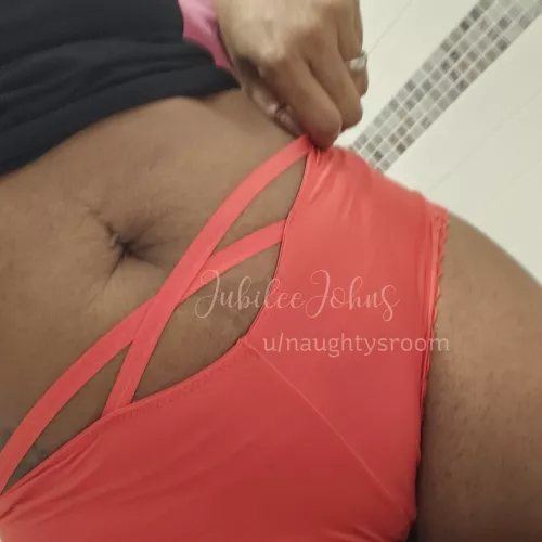 Hoping you all had a nice v day! by naughtysroom