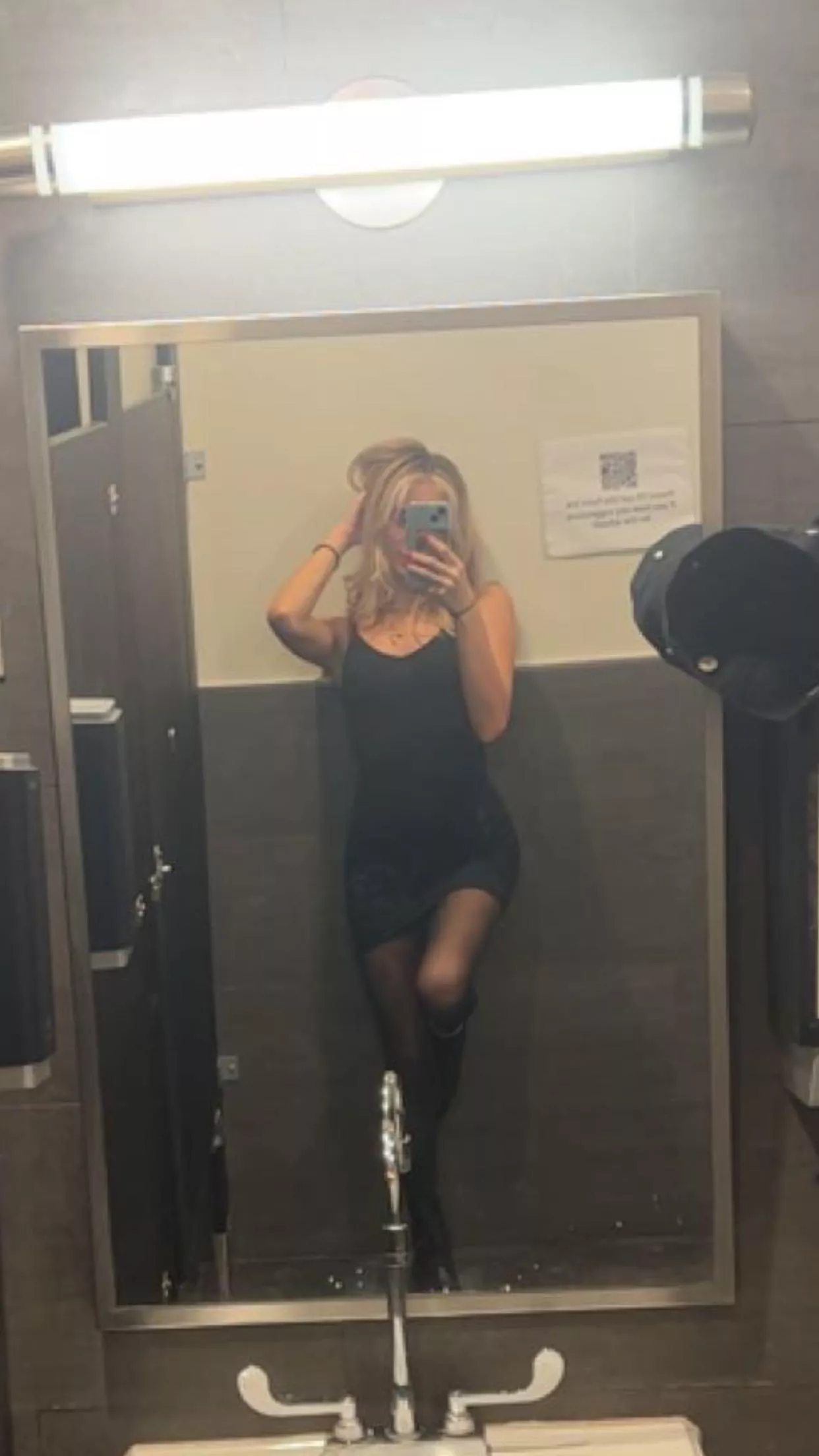 I felt the need of taking this pic! I love my outfit ❤️‍🔥❤️‍🔥 posted by SealSnake