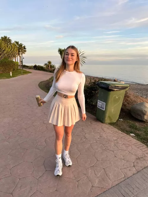 I hope I look good in your eyes with what I'm wearing :)) by visokogaq