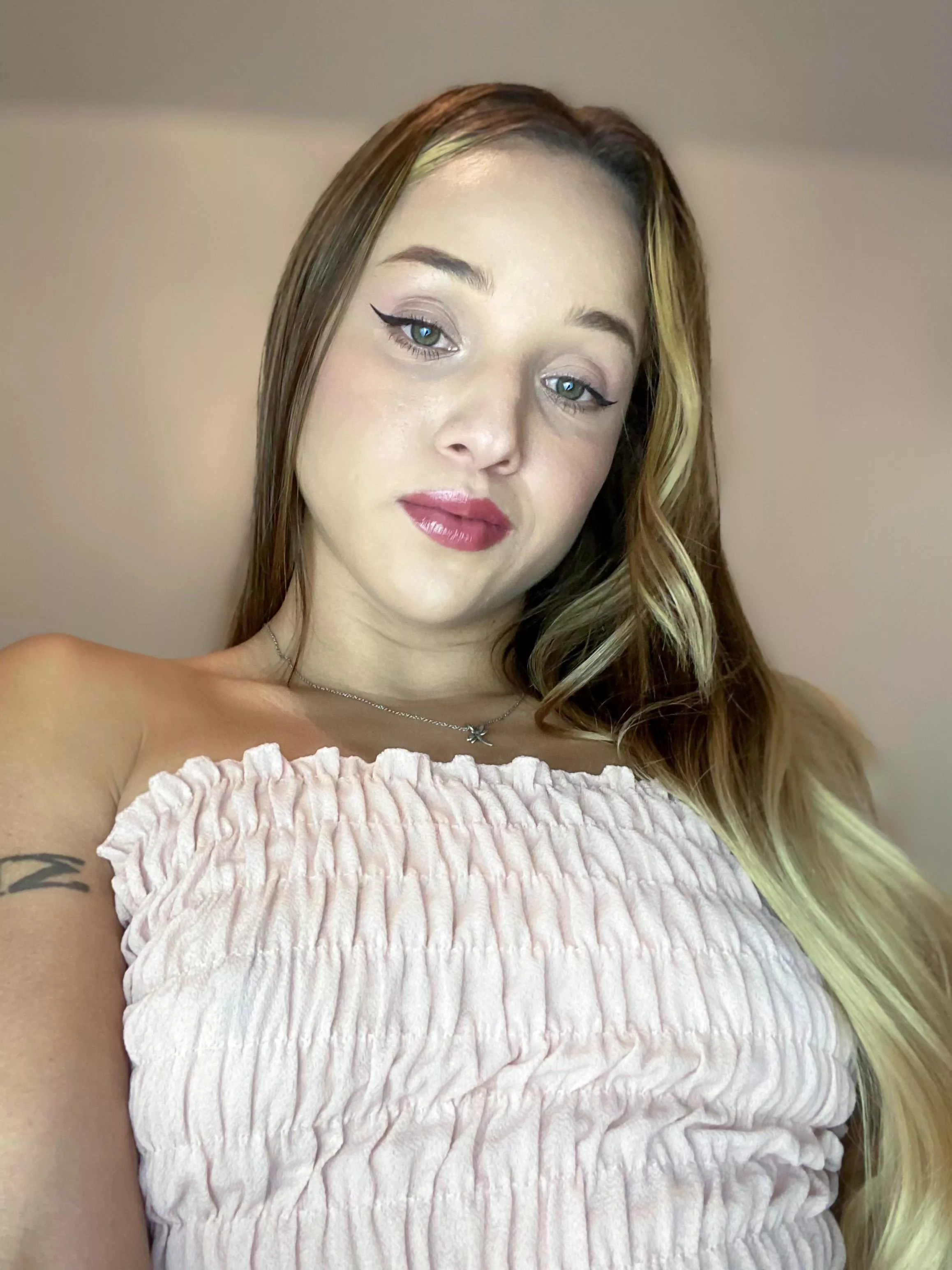 Im a 2004wanna be friends posted by Weekly-Try-4266