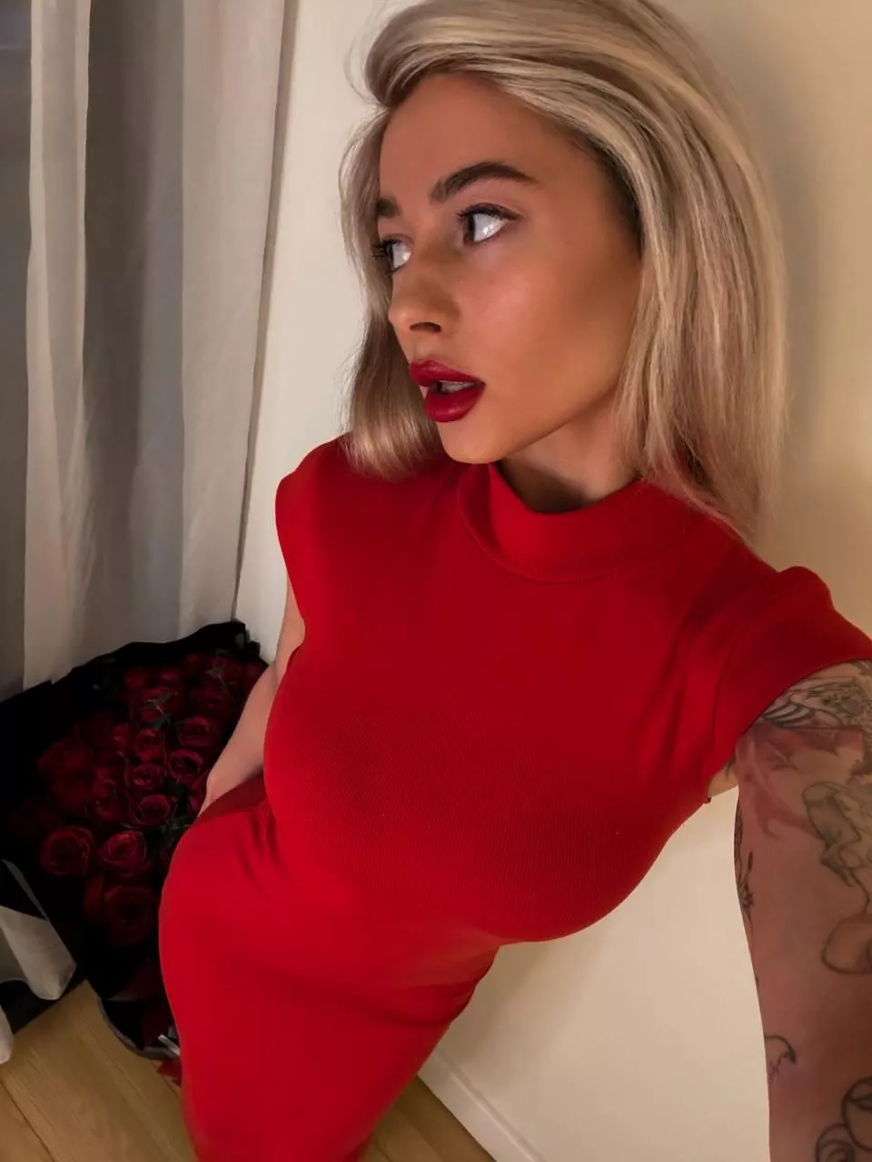 Like my new red dress? posted by De_Loyri