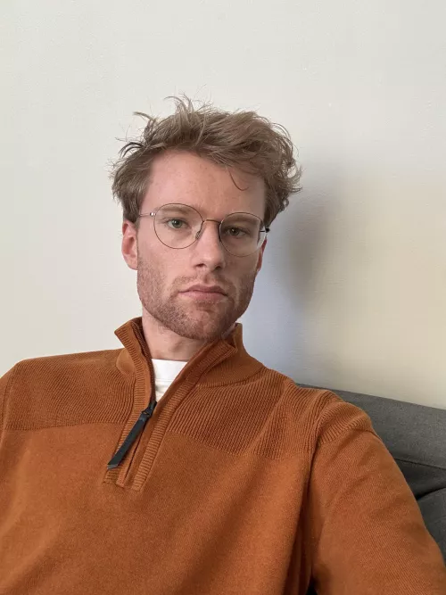 Looking for chats hmu! :) by Usual-Huckleberry529