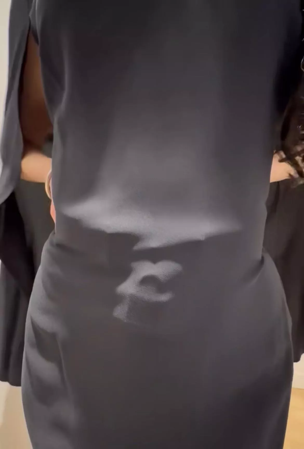 My belts are always visible when I wear tight dresses😫😫 posted by wet_nesday