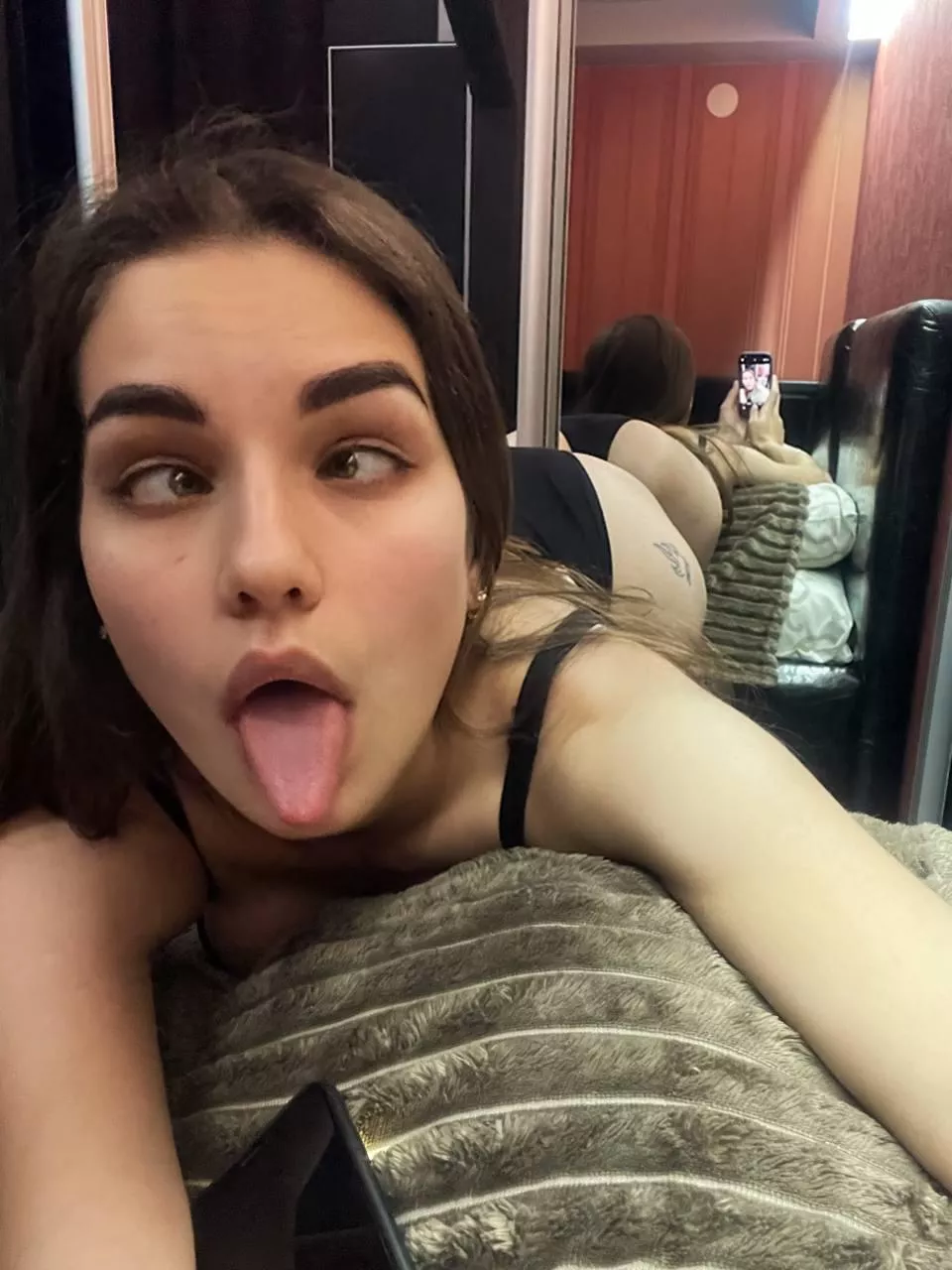 professionally opening my mouth and rolling my eyes. posted by theresolutefusion