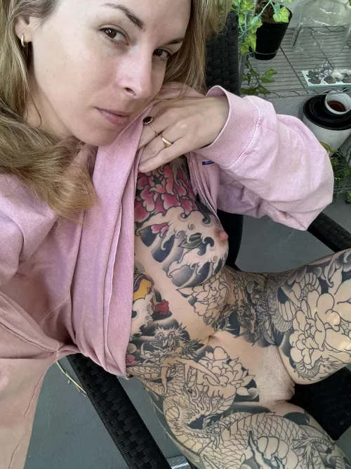 Wanted to show you what’s under my oversized tee by kuzagirl