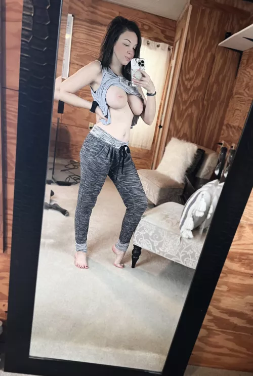 Would u make sweet love to me or be rough? by KaraHTXHotwife