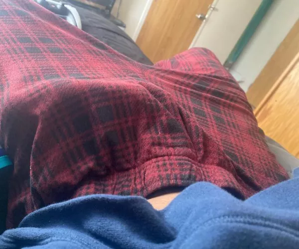 18- muscle /goon bros hmu to see my 9in cock mzr2004 by After_Waltz_8642