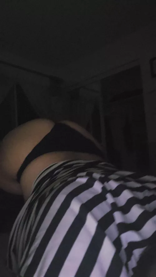 18m @gotboredalone big dicks hmu by What-is-that_-