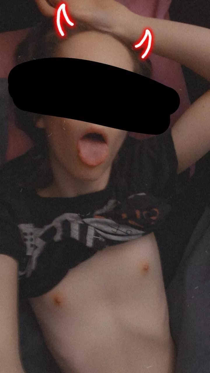 [22NB] i am begging to be kissed posted by fr0stby1e