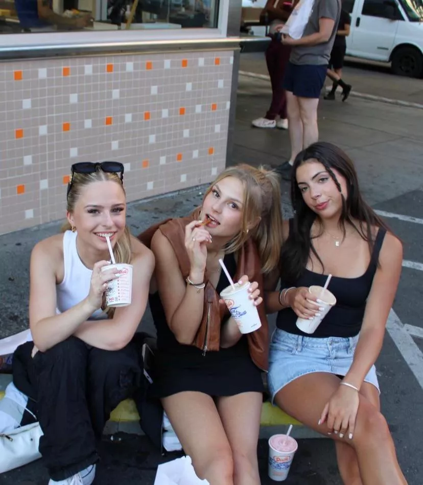 [3] cuties waiting for you posted by bitter_rice_king