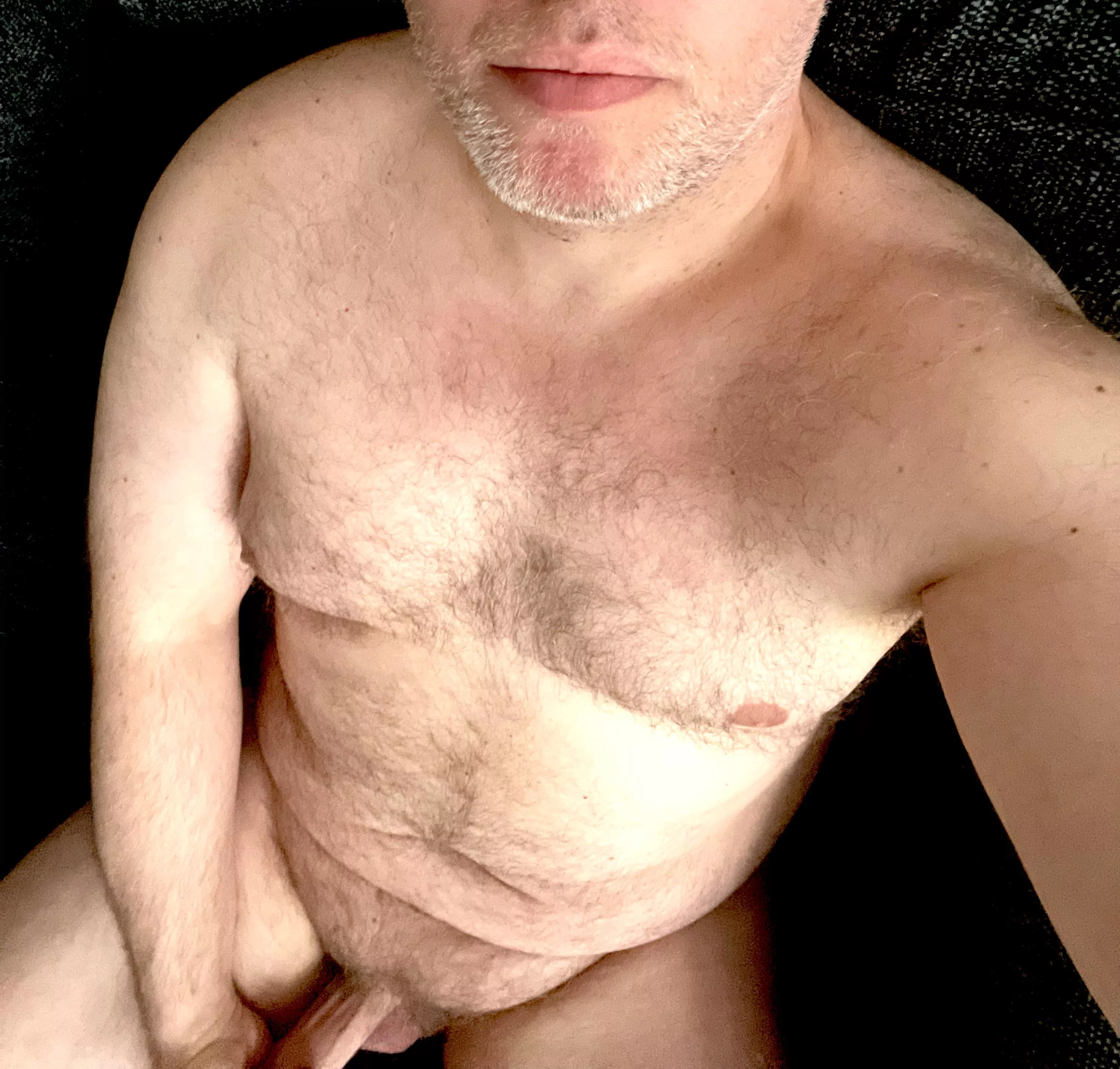 [43] Any ladies like a 🇬🇧 Dadbod? posted by FuzzyInspection772