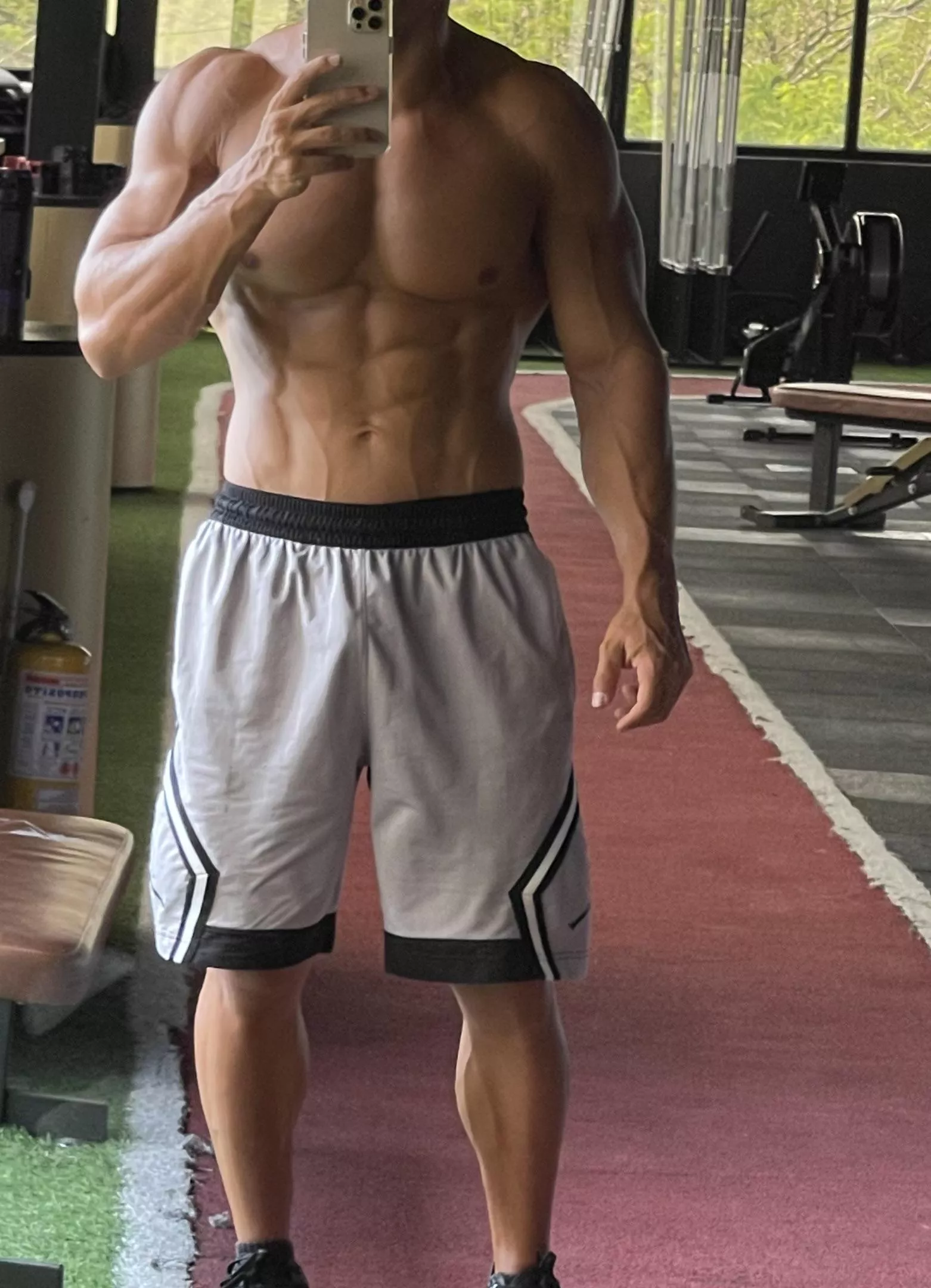 Arm day 💪💪 posted by Specialist_Chair_225