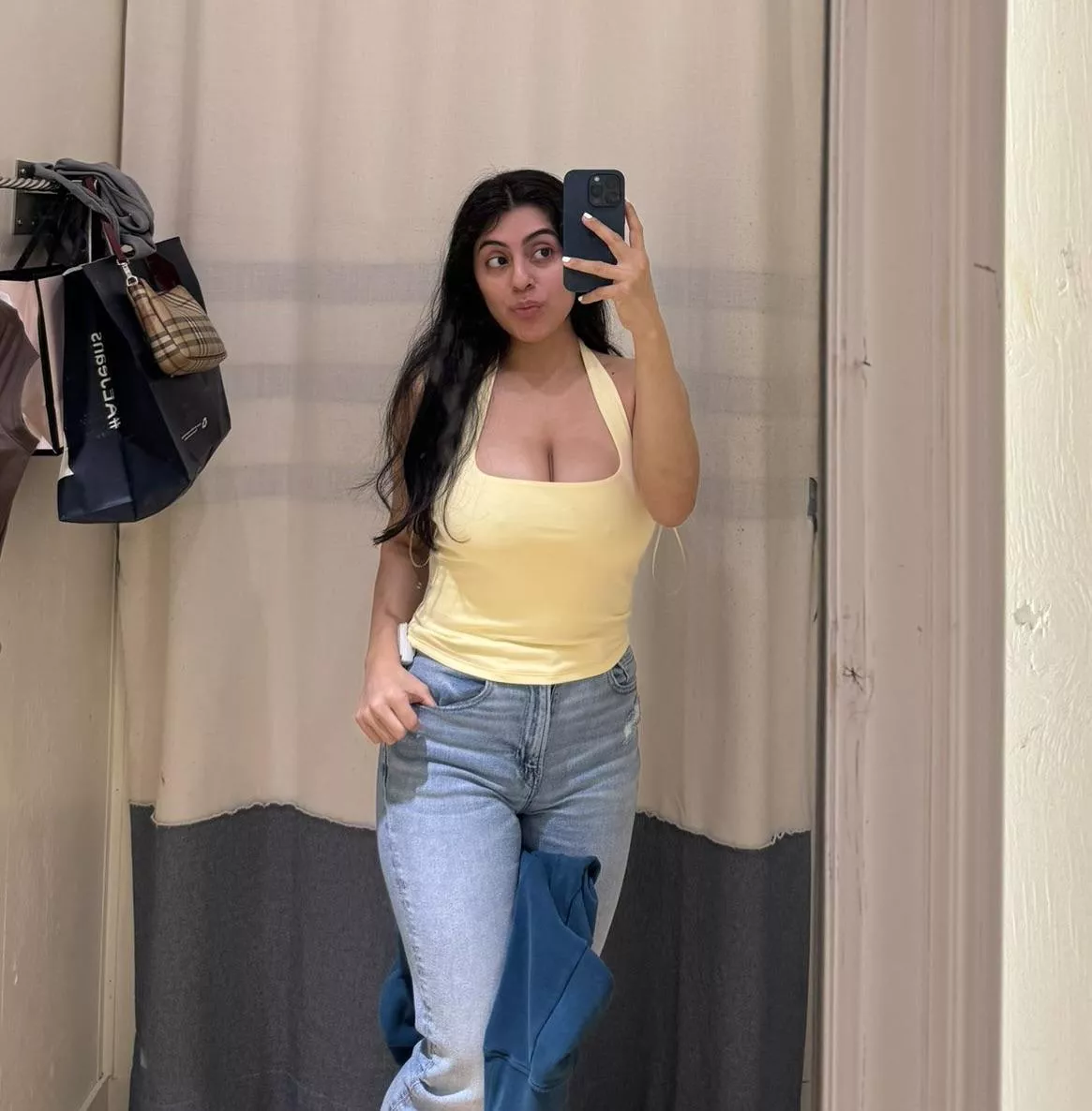 Big in yellow posted by anonymous123456_