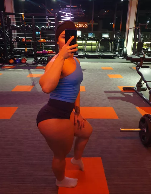 Booty pump is crazy(f) by quadsqueen