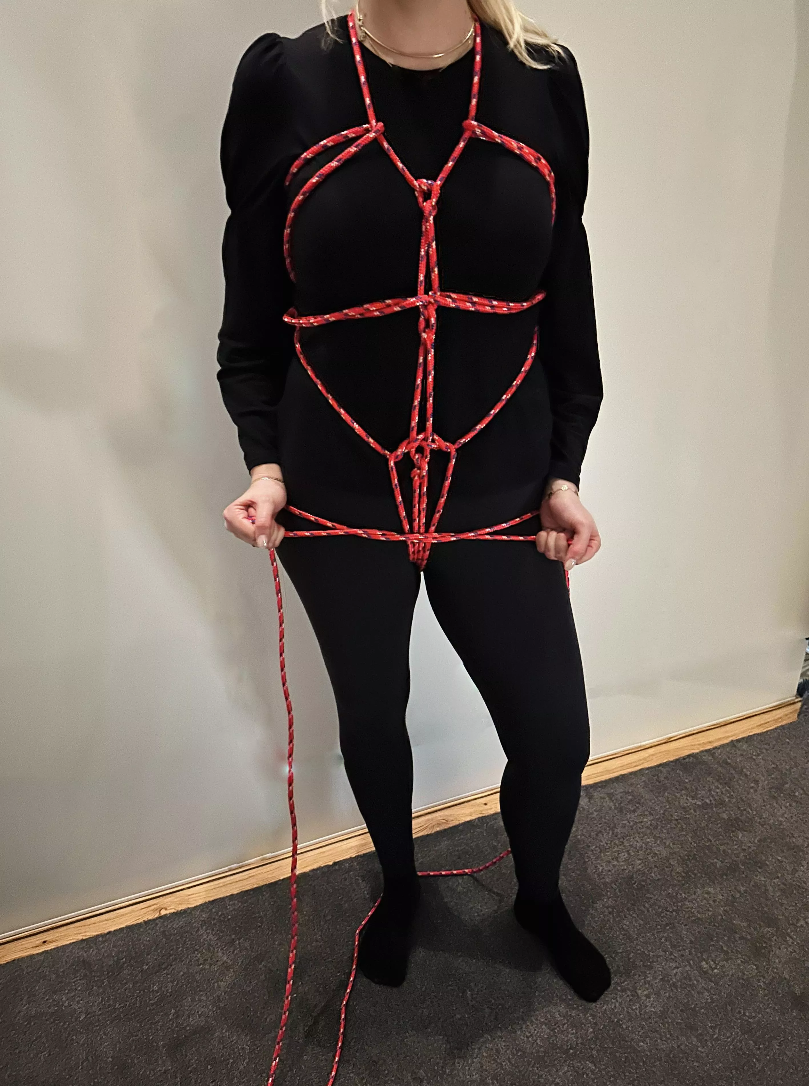 First attemp for tonight, would you like to see me nude with these ropes? posted by ldnhotw