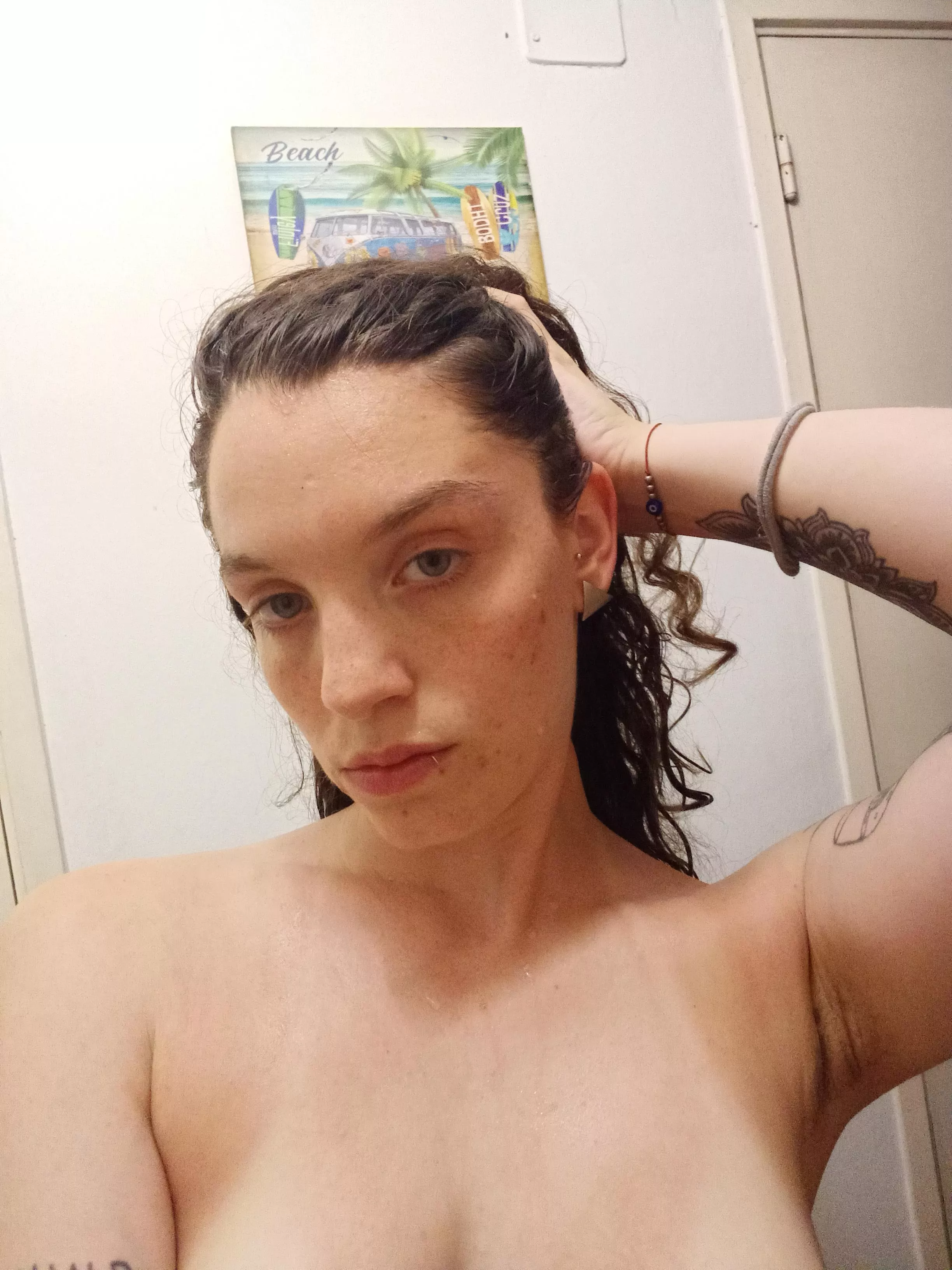 hair on boobs and armpits posted by Eimor97