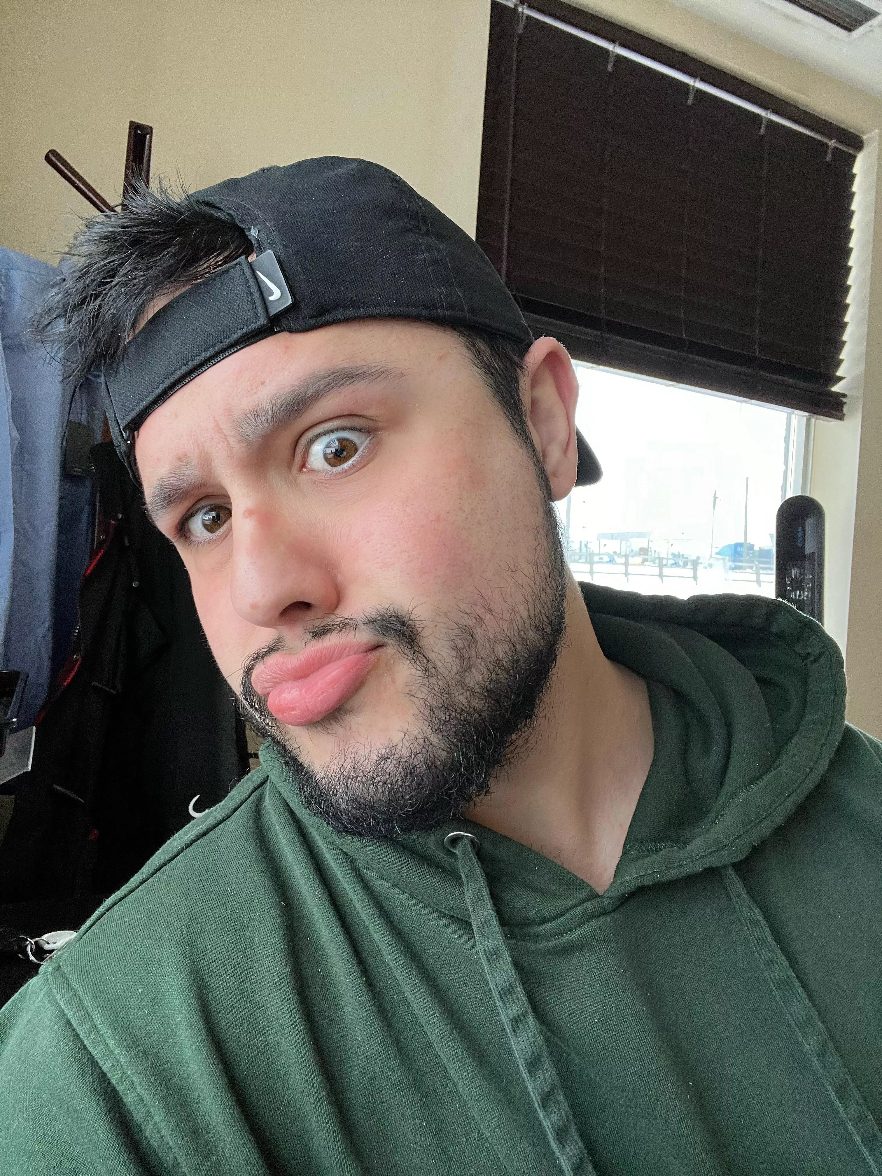 Happy Friday and happy long weekend to my canadians 🇨🇦 posted by romanryder96