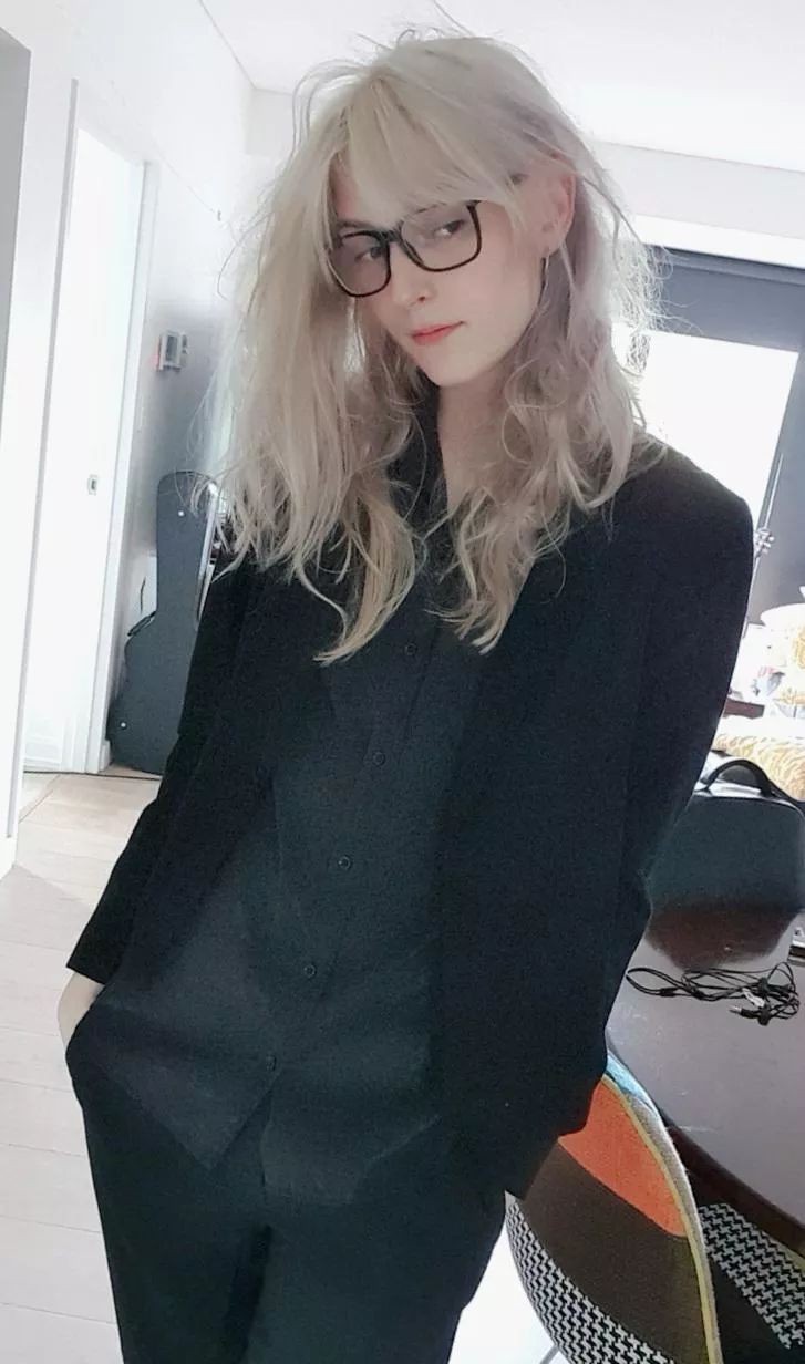 He*s kinda classy with it sometimes posted by stardust_sigil