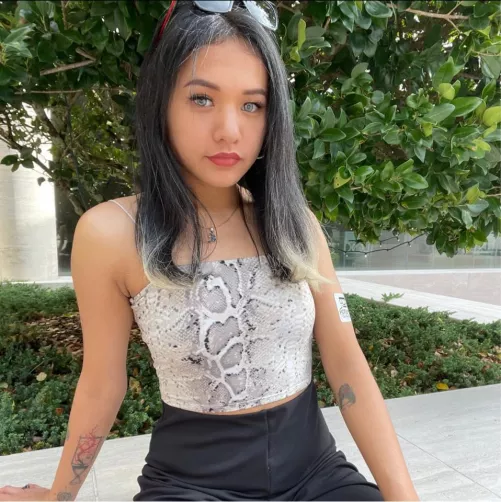 If we hurry, we can find a dimly lit spot inside :p by BunniiiWaifu