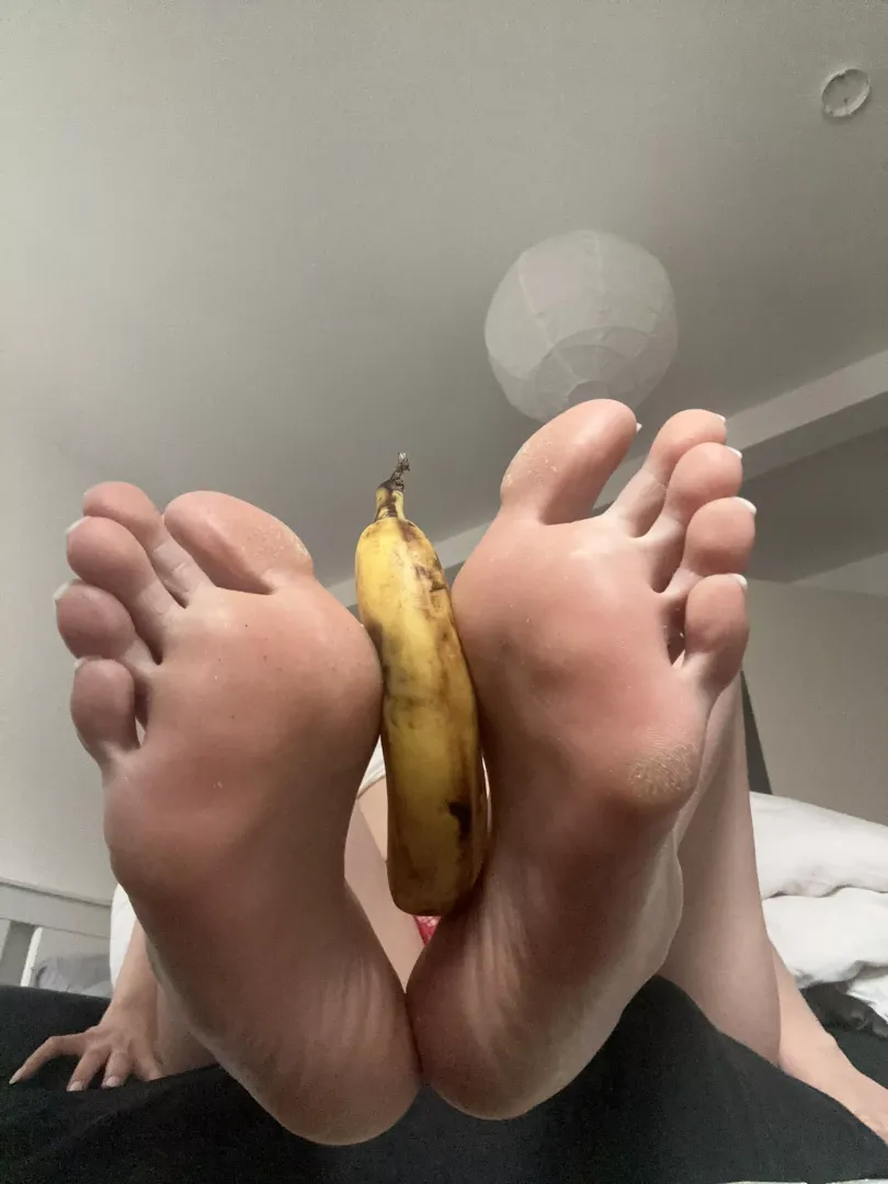 Imagine your dick in between my soft 19yo feet rn by hjjrios
