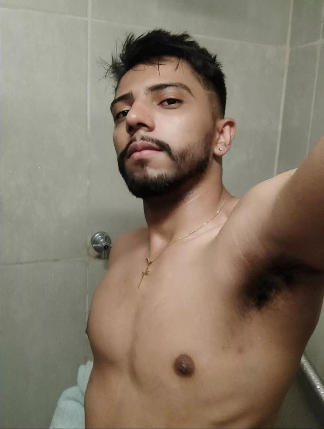 Judge my pits posted by Complex-Essay4098