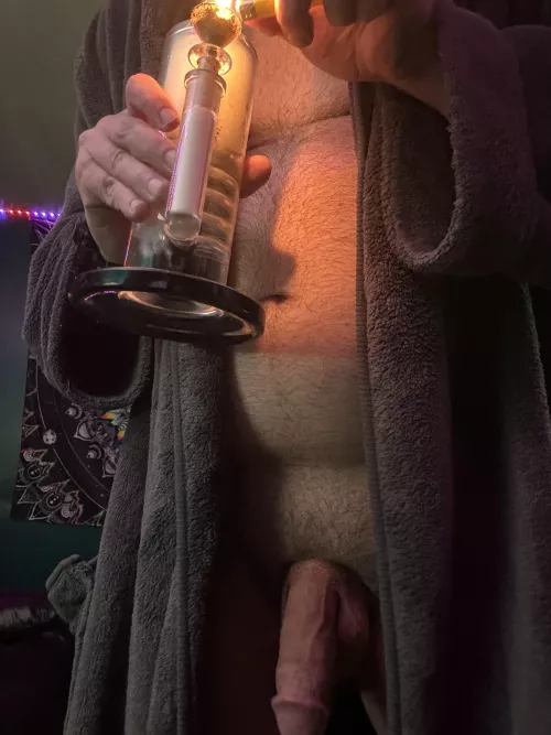 Just a dad having little s[m]oke sesh before bed.. who’s joining!? by Substantial-Pipe7806