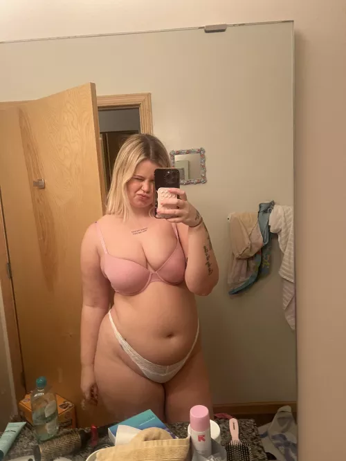 Just pigged out by wispy_girlwa