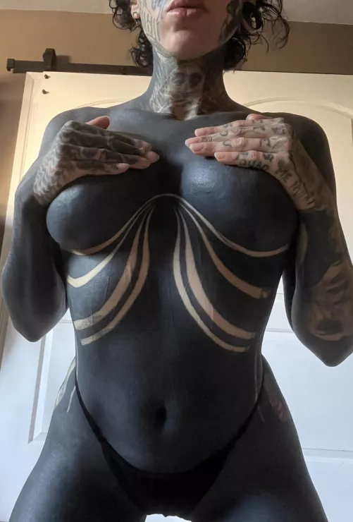 Let me crush u 🖤 by fleshcakez