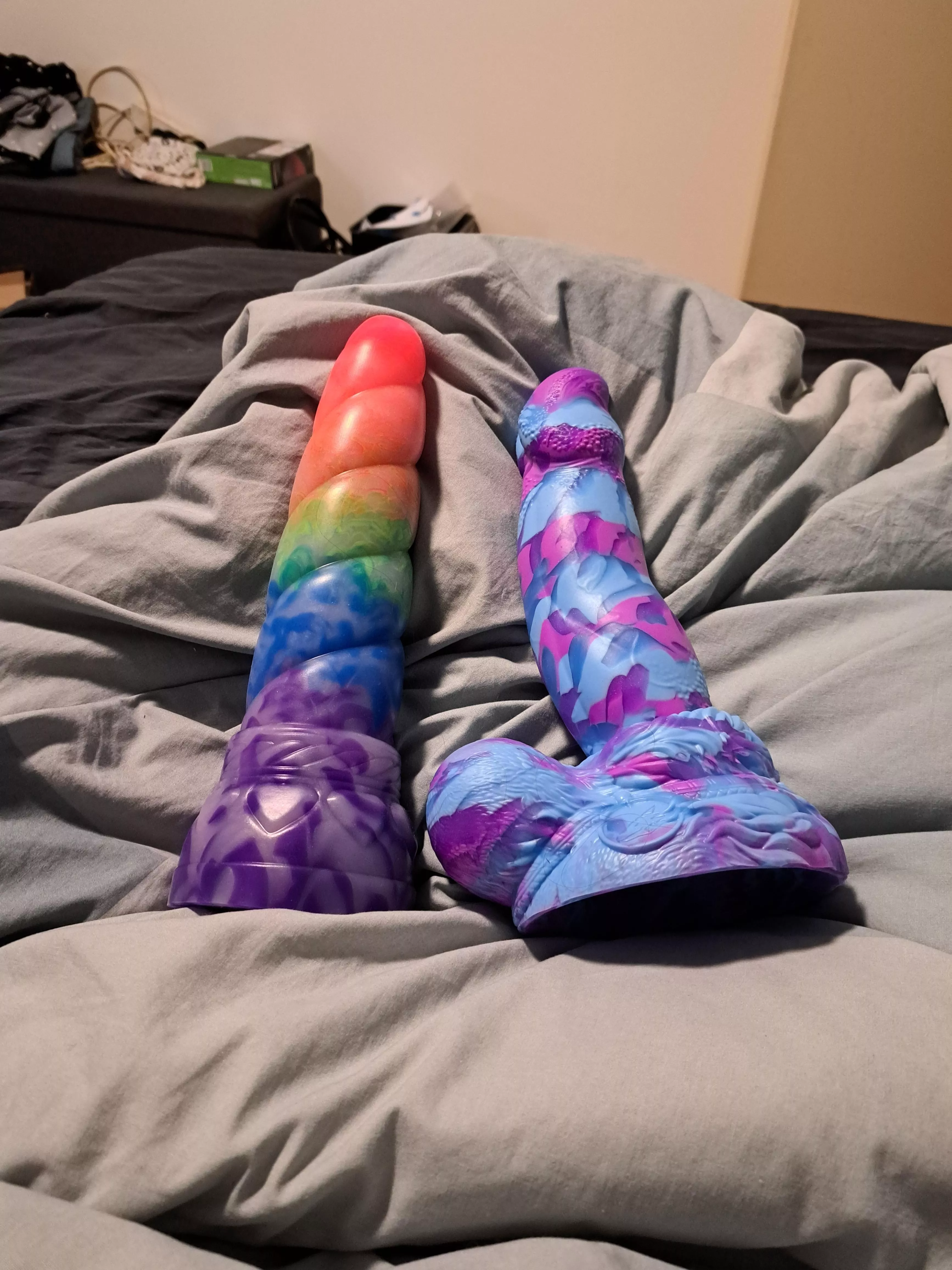 My new L/M Mystic (Aurora) and M/M Ky'el (Con Iris Confusion) are here!! Yay!  posted by Dutch_Kitsune