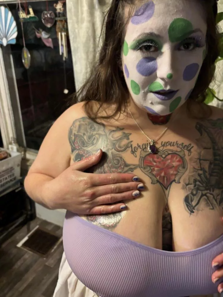 Oiled up w/ nowhere to go 🙄 posted by KitanasKillers