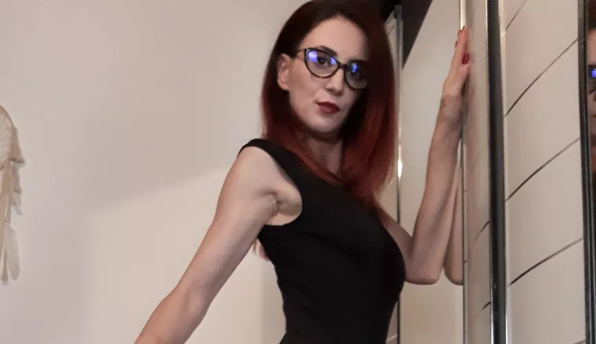 Pinned me against this wall by alfieriandiv