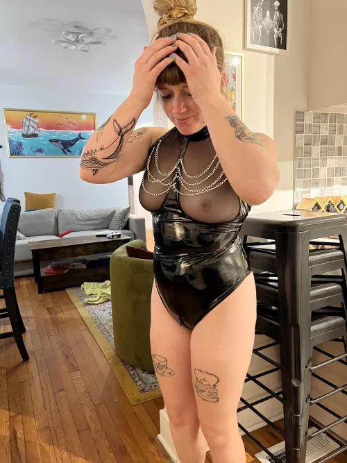 Ready to be unwrapped, please.  by tawdrygoat