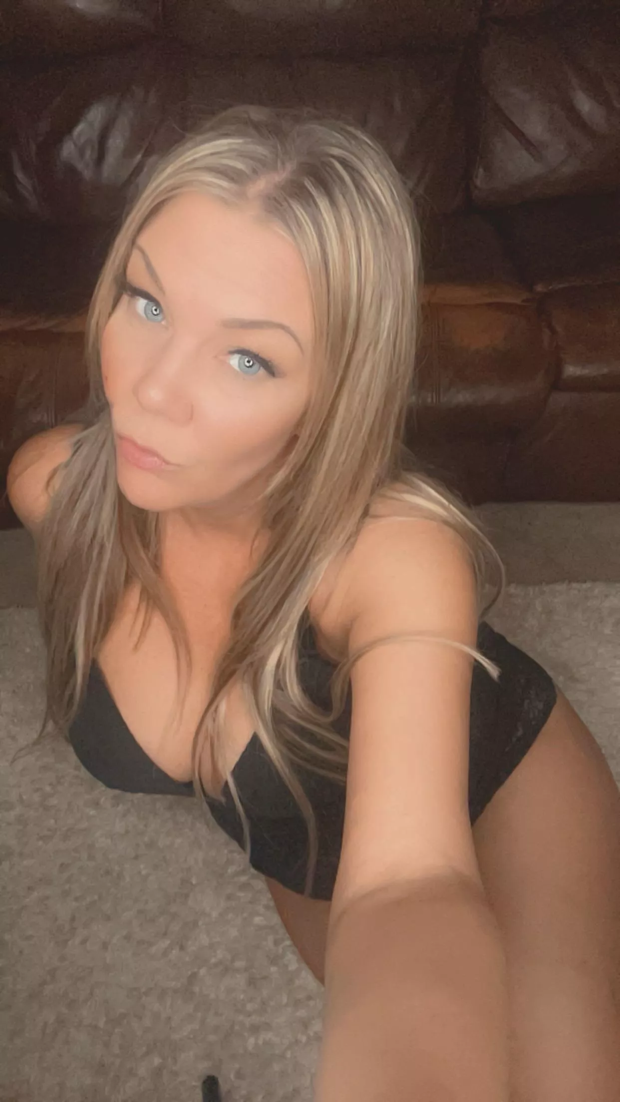 Say hi (@tallblondie777) posted by Tallblondie777