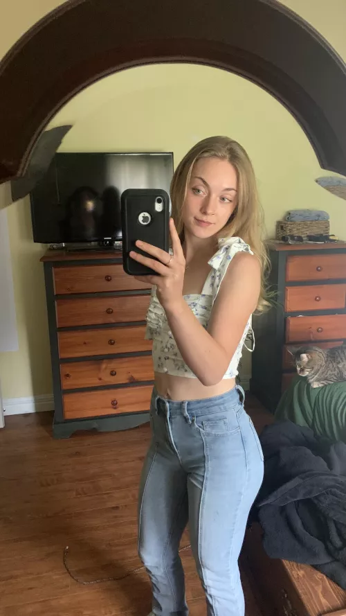 Simple selfies are so sexy by Eloise_ML