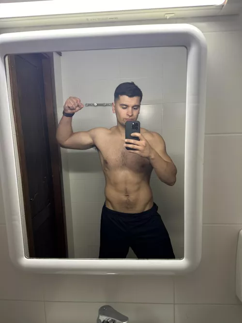 The best thing about my body is... (ends the sentence) by Isiwak