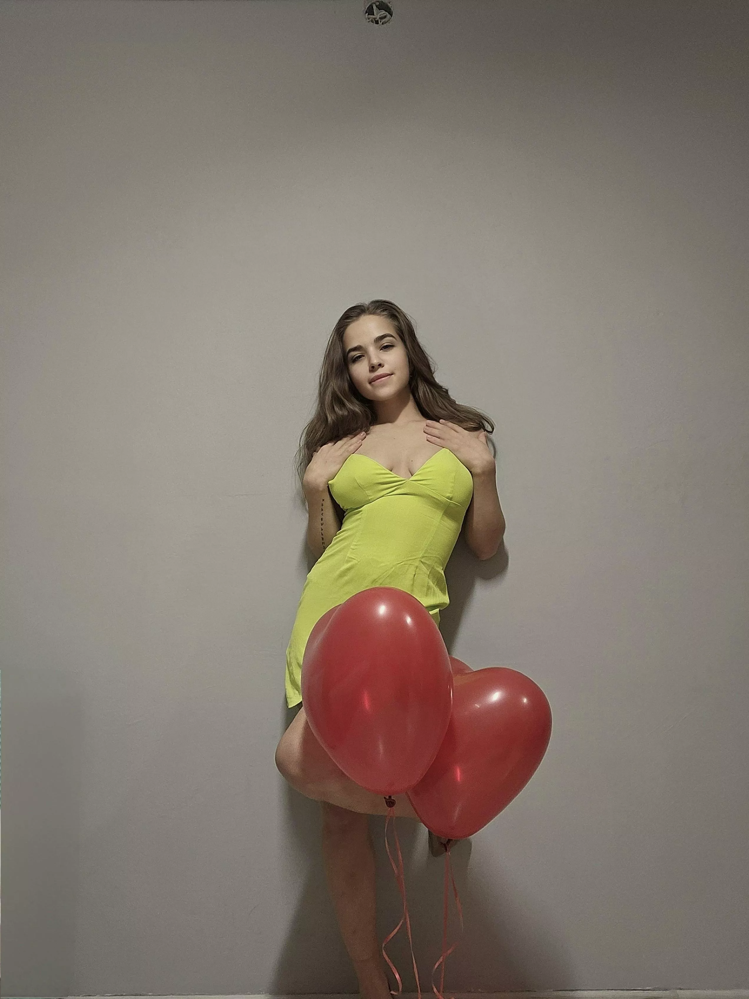 the lettuce dress looks great with my balloons posted by FATA_M0RGANA