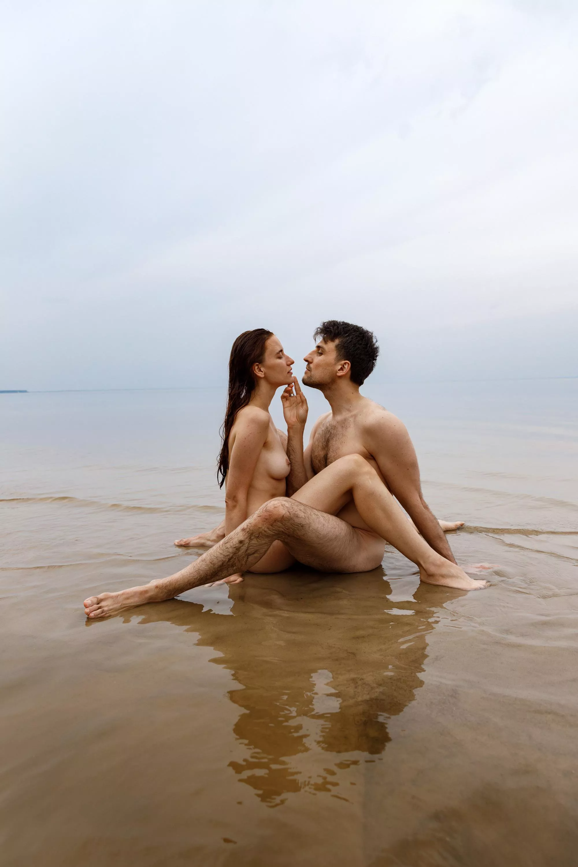 The way he touches my chin 💔 posted by mon_iry